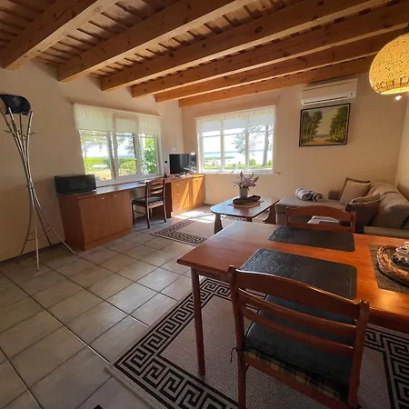 Kaesmu Merekalda Apartments - Adults Only Room photo