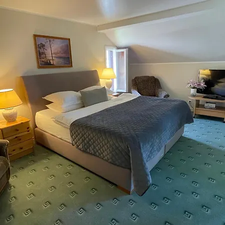 Kaesmu Merekalda Apartments - Adults Only Room photo